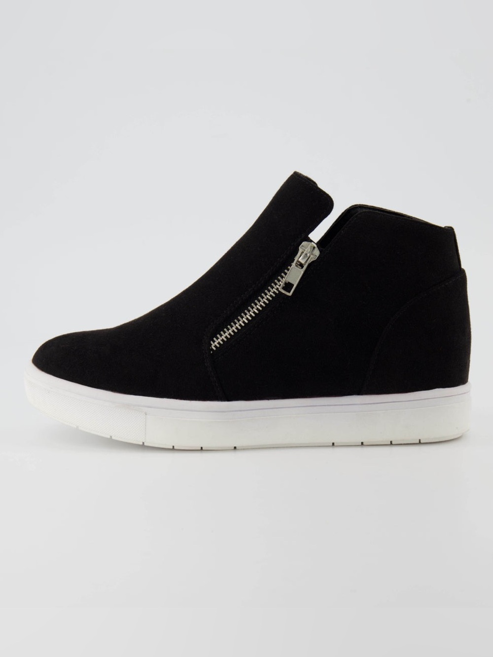 New Cushionaire Hart Hidden Wedge Sneakers | 6.5